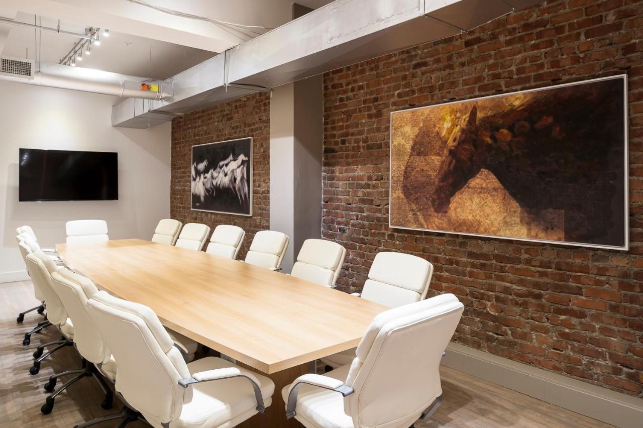 The Executive Loft At The Holland Hotel มอนทรีอัล ภายนอก รูปภาพ